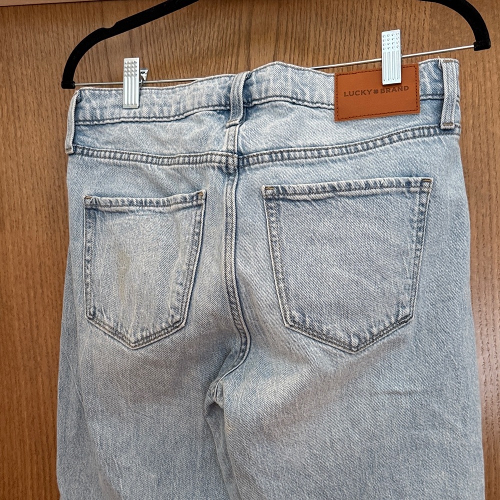 Lucky Brand Light Wash Straight Leg Jeans - Picture 2 of 8